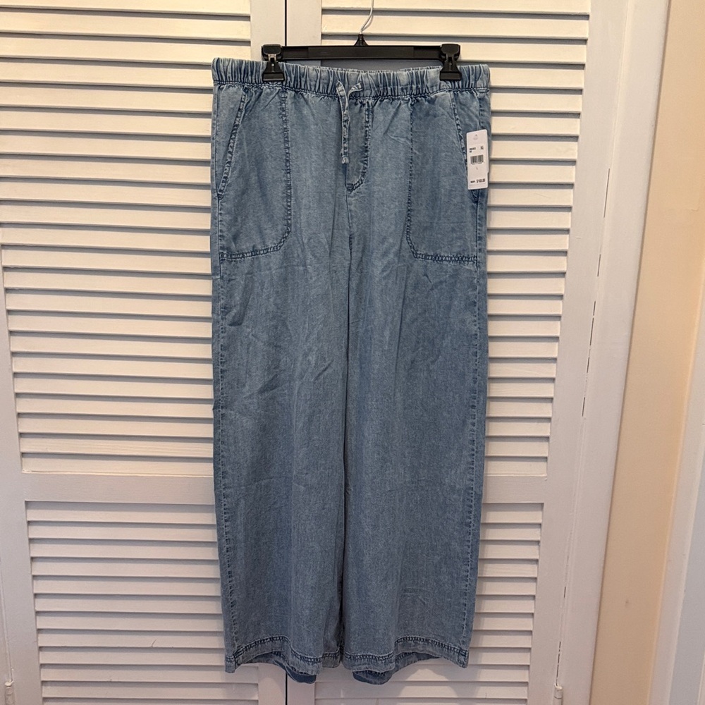 NWT  Splendid Blue Denim  Wide-Leg Light fabrics  Size L